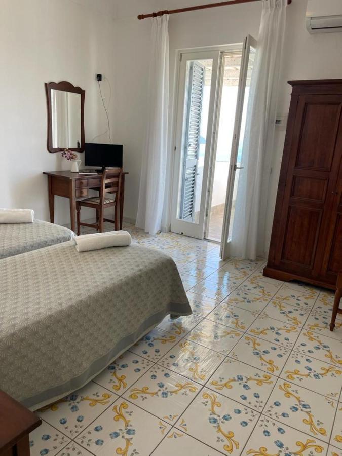 Hotel Residence - Parco Mare Monte Casamicciola Terme Værelse billede
