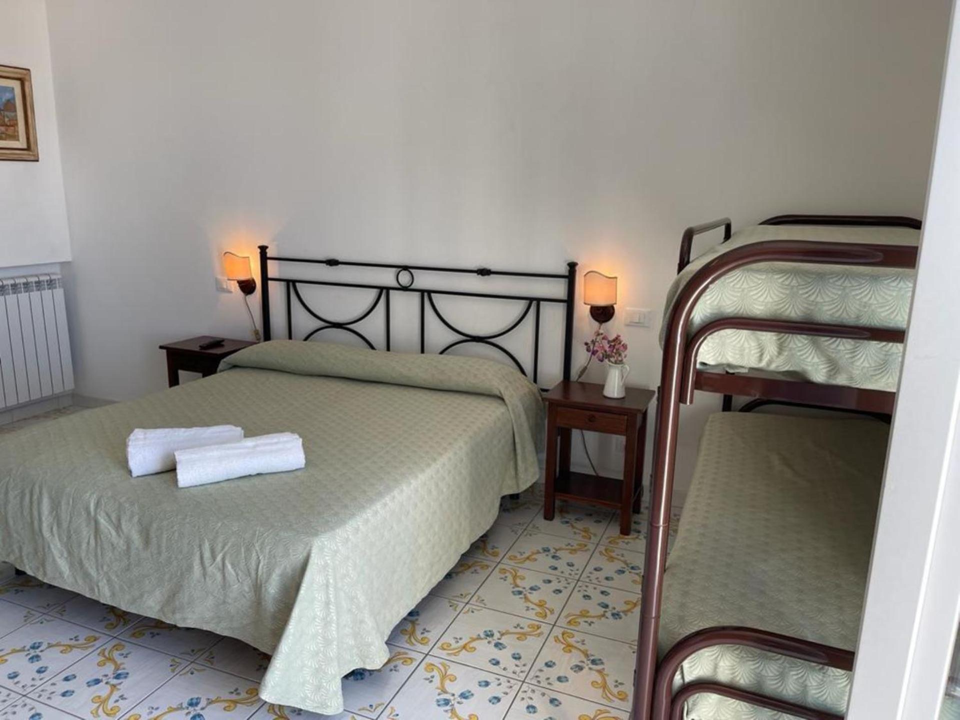 Hotel Residence - Parco Mare Monte Casamicciola Terme Værelse billede